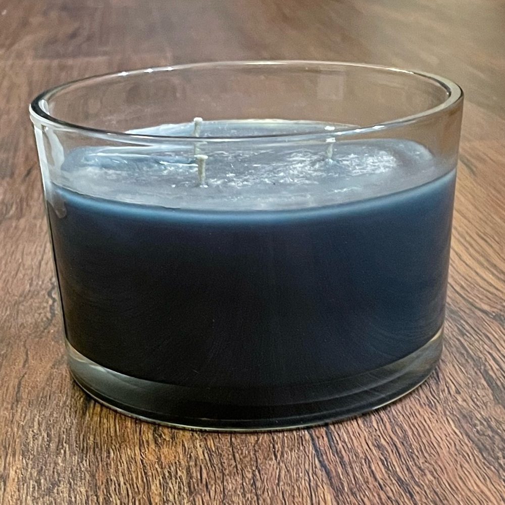 Gold Canyon O’ Tannenbaum 3 Wick Candle Winter Green 16 oz - Picture 4 of 7